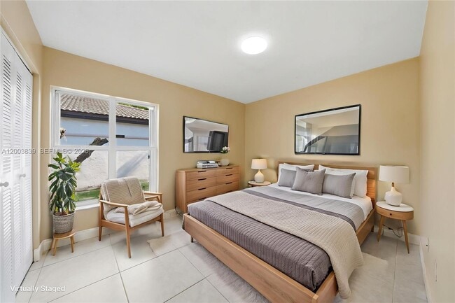 Building Photo - 631 SW 88th Ct