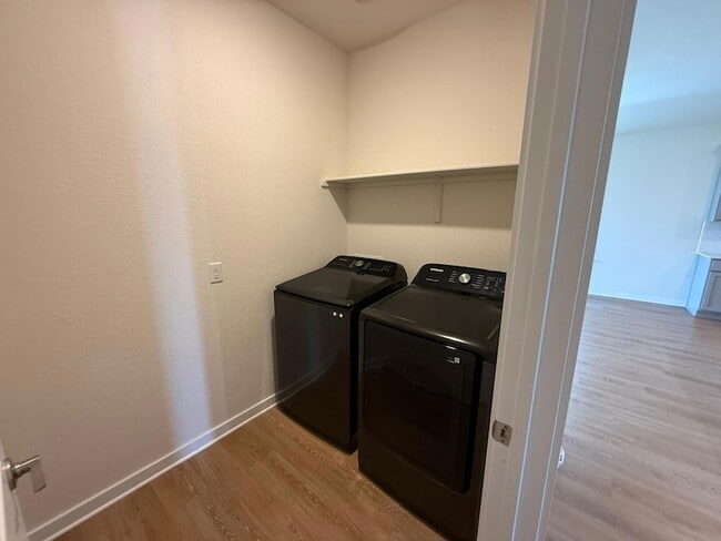 Building Photo - 2037 Saddlery St