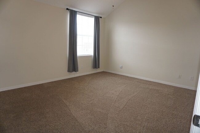 Building Photo - Two Story Townhome Clermont Yacht Club