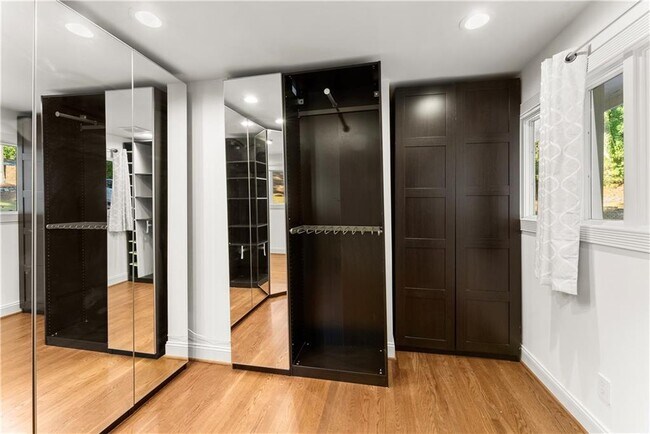 Building Photo - 1495 Spalding Dr