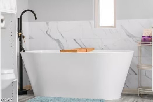 Building Photo - 70 Emily Ln