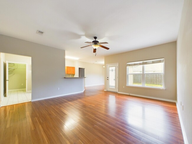 Building Photo - 143 Creve Core Dr