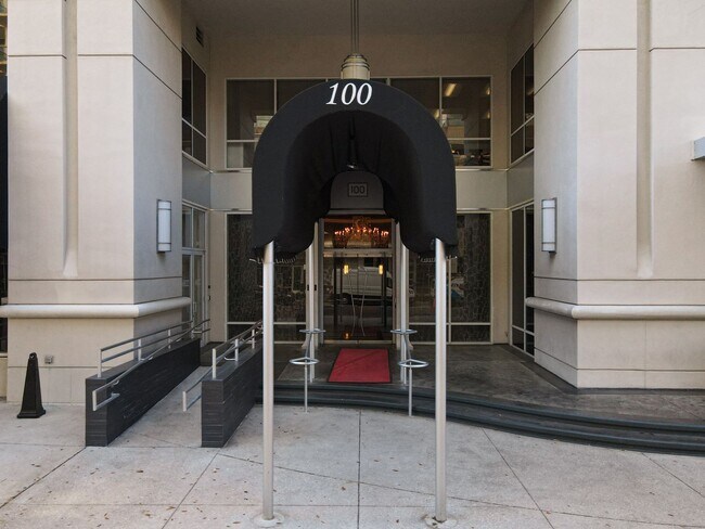 Building Photo - 2/2 at The Sanctuary ~ Downtown Orlando's Established Luxury Condos 1 Block from Lake Eola