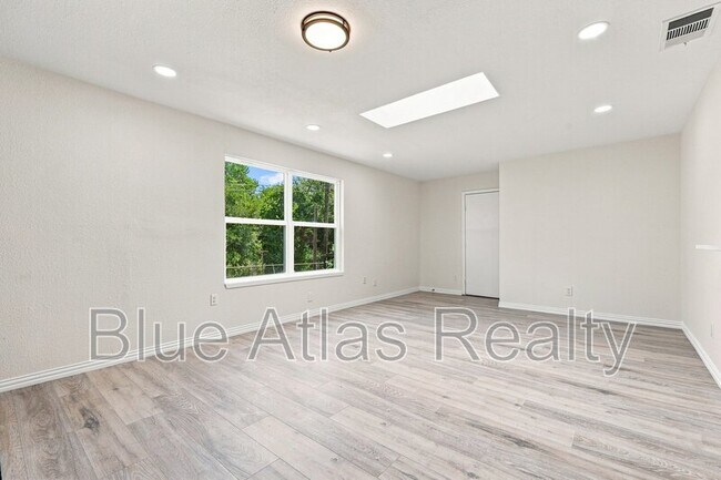 Building Photo - 6008 Golden Gate Dr