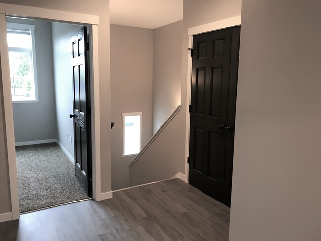 Building Photo - 137 Linda Path