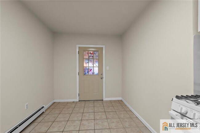 Building Photo - 2102 Woodbridge Ave