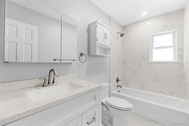 Building Photo - 913 Parkway Pl