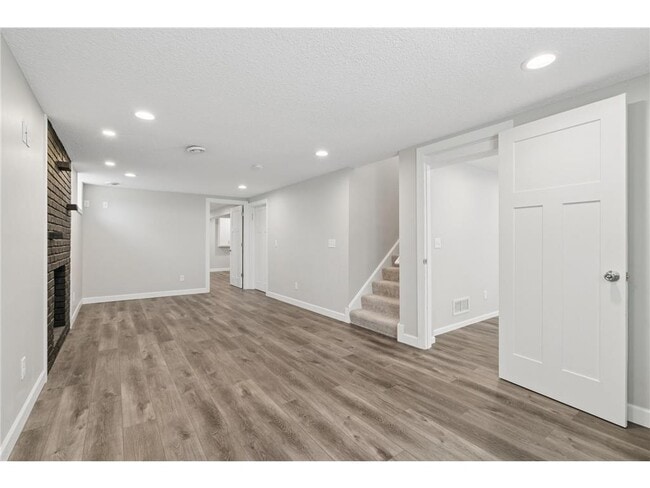 Building Photo - 3100 W 55th St