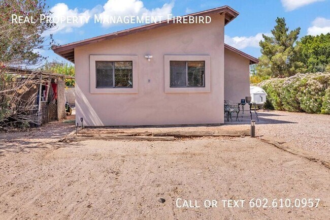 Building Photo - 548 E Palo Verde St