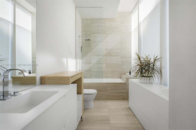 Building Photo - 4701 Meridian Ave