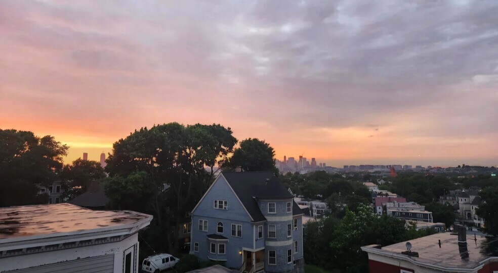 Building Photo - 19 Peverell St