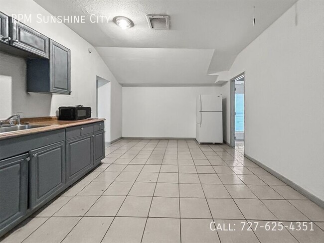 Building Photo - 3105 N 75th St