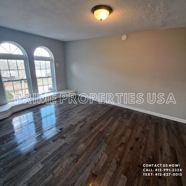 Building Photo - 223 Columbia Dr