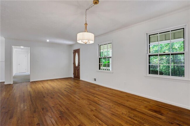 Building Photo - 4684 Ben Hill Dr