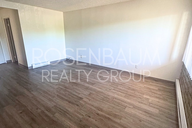 Building Photo - Cute and cozy 1-bedroom, 1-bath upstairs a...