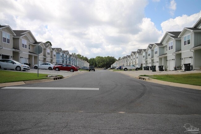 Building Photo - 8686 Meadow Flower Ln