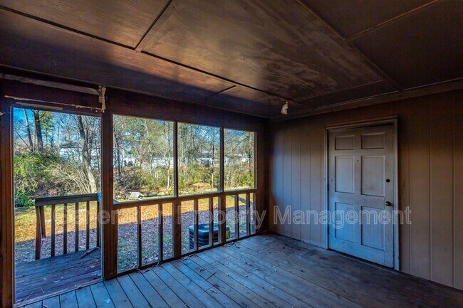 Building Photo - 1113 McBrien Rd