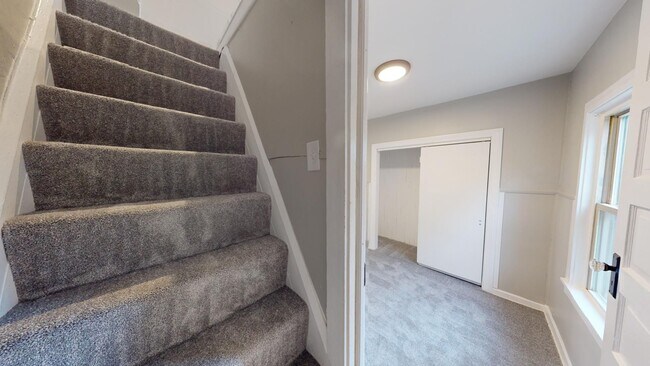 Building Photo - Renovated 3 bedroom home near the Airport