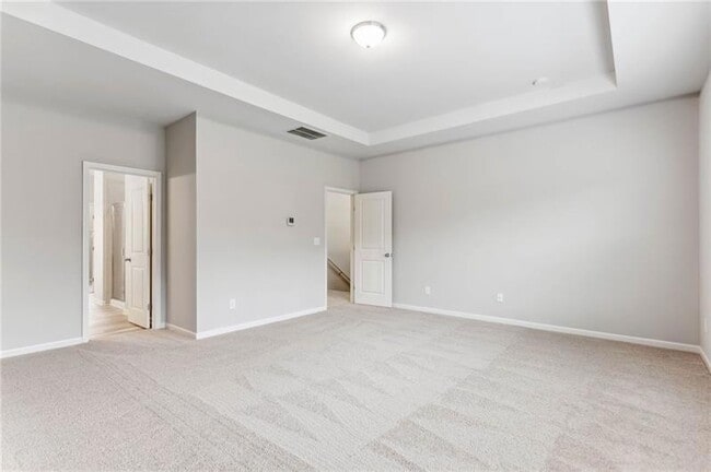 Building Photo - 5530 Mirror Lake Dr