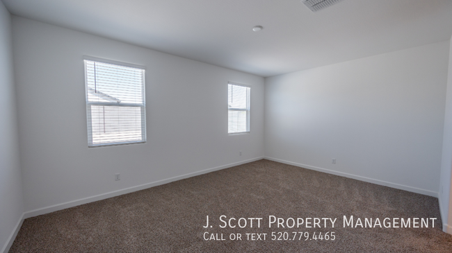 Building Photo - 8222 W Clemente Wy