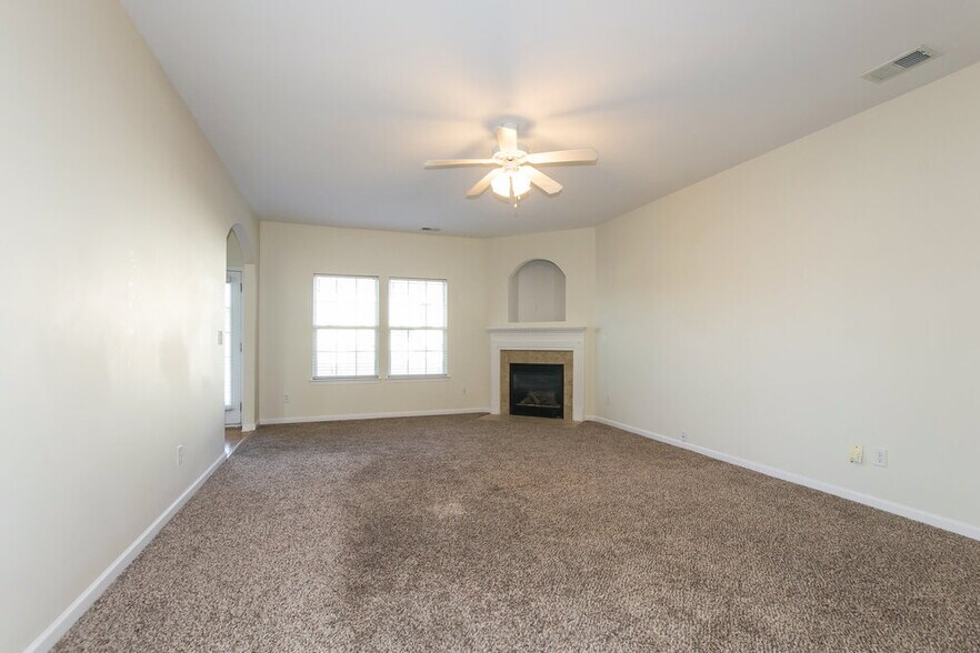 Building Photo - 4059 Clover Rd NW