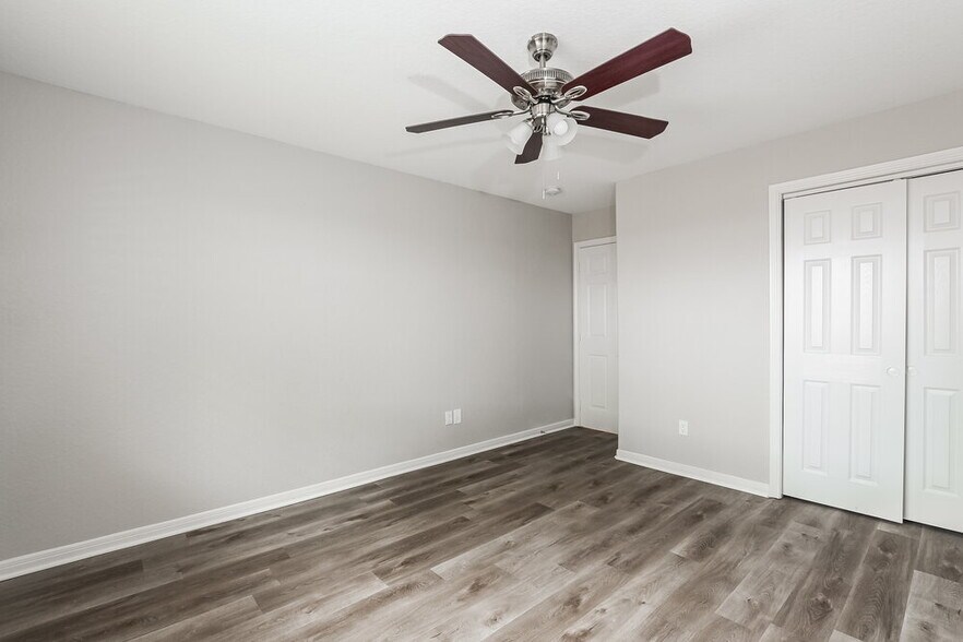 Building Photo - 622 Oak Briar Dr