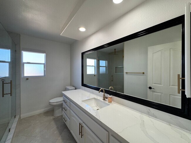 Building Photo - Luxury Skyline Ranch Home with Pool & Stunning Views