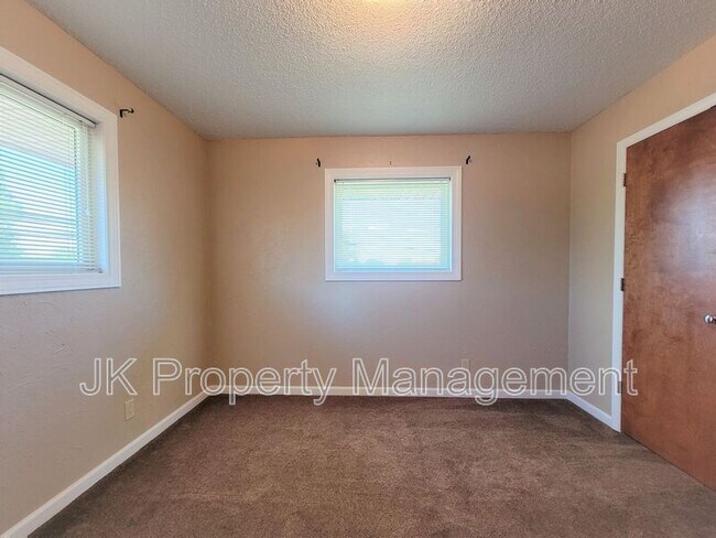 Building Photo - 4609 5th Ave S