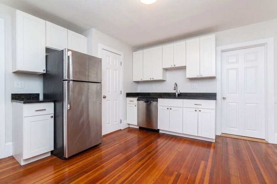 Kitchen - 755 Somerville Ave