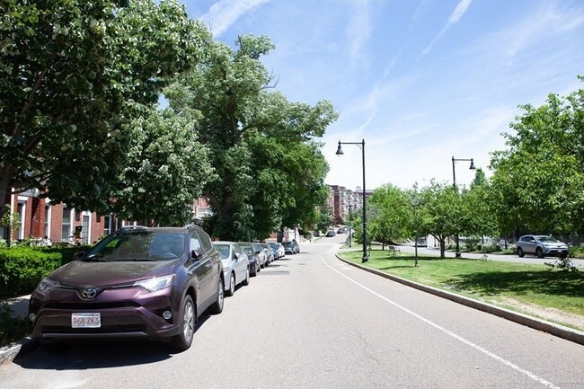 Building Photo - 1743 Commonwealth Ave