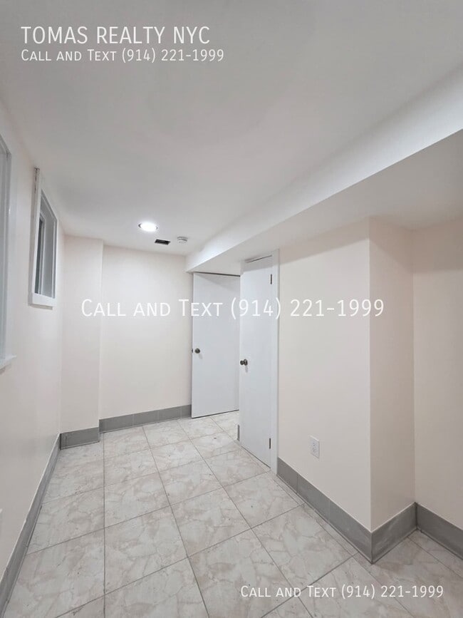 Building Photo - 245 Woodworth Ave