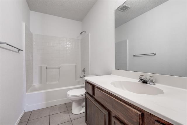 Building Photo - 2624 Crystal Falls Dr