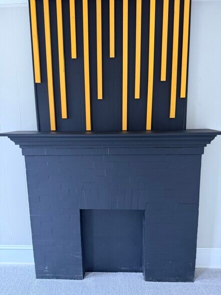 Building Photo - 670 Richmond Ave