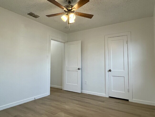Building Photo - A Great Place to Call Home!