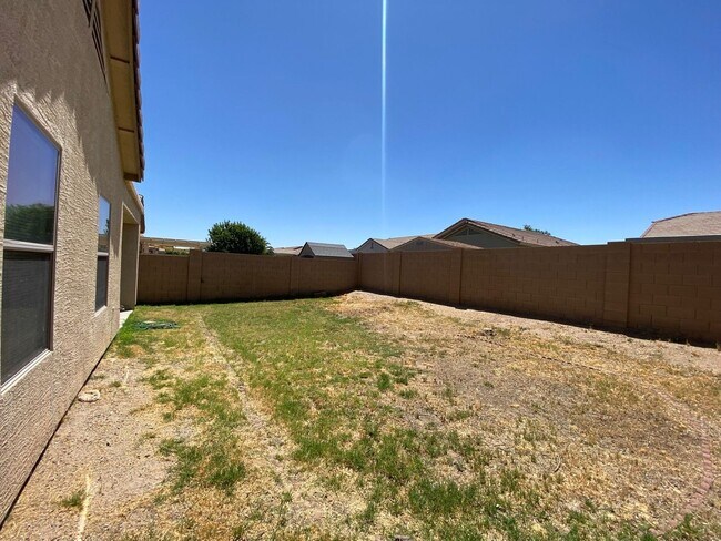 Building Photo - Available Now For Move In! Beautiful 4Bed/...