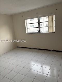 Building Photo - 541 Blue Heron Dr