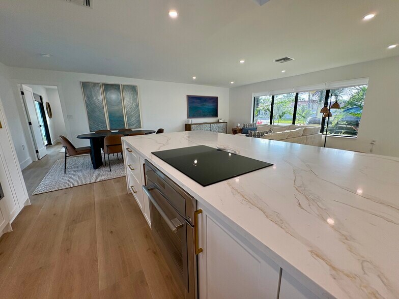 Building Photo - 4440 NE 26th Ave