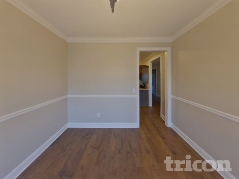 Building Photo - 5105 Cloverhill Dr