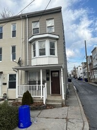 Building Photo - Charming 3 bedroom on Hamilton St