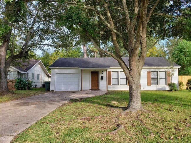 Primary Photo - 3270 Willowood Dr