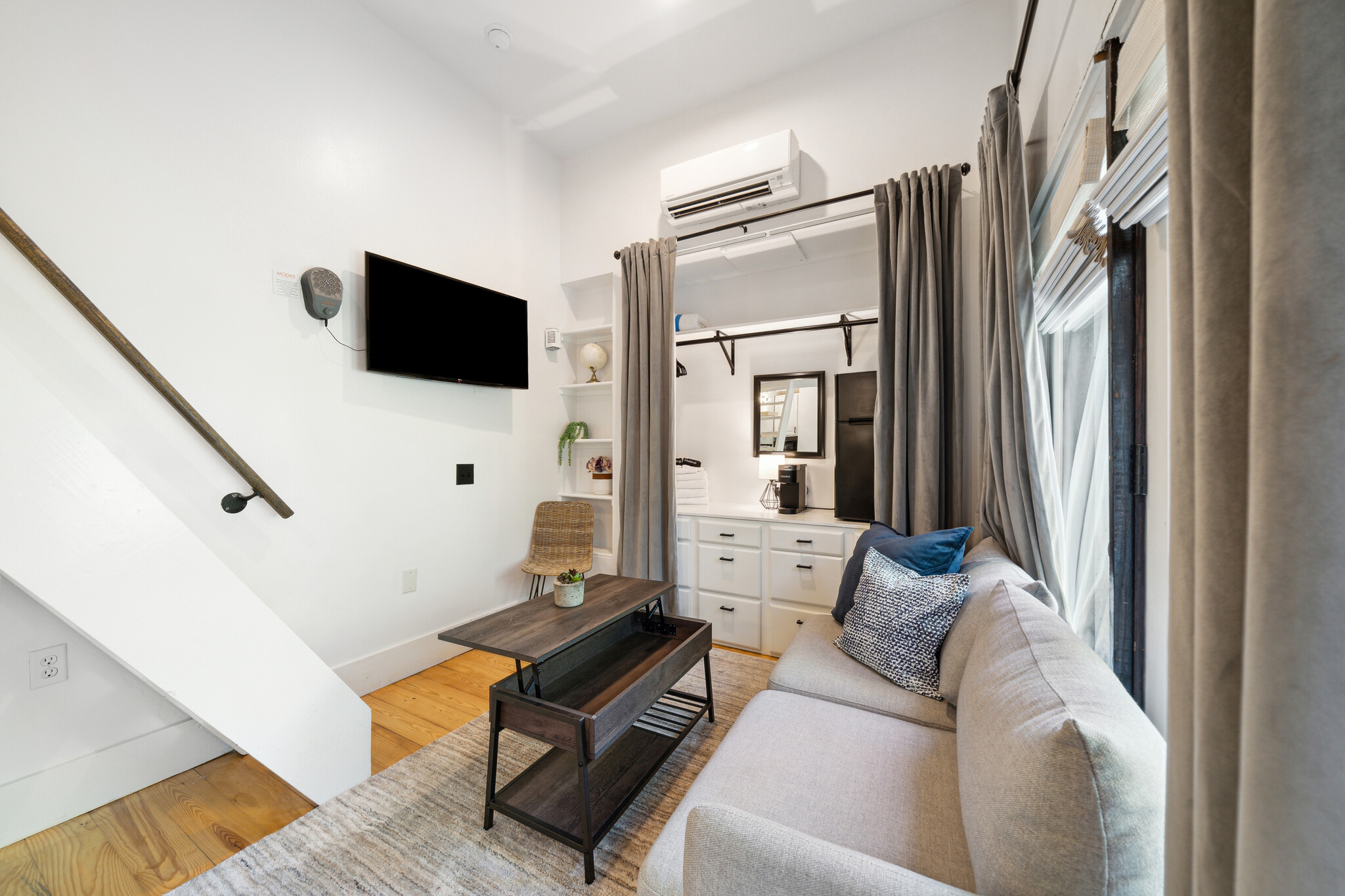 Building Photo - 33 Cannon St