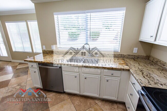 Building Photo - 7420 W Los Gatos Dr