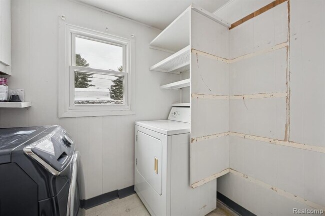 Building Photo - 2266 Newberry Rd