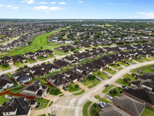 Building Photo - 2026 Argos Dr