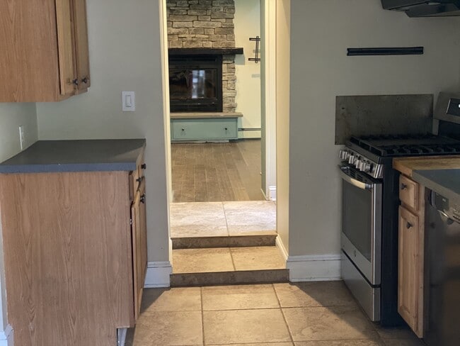 Building Photo - 12 Milham Rd