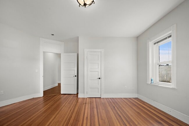 Building Photo - 493 Broadway