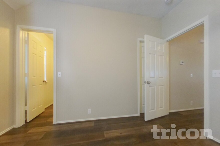Building Photo - 4504 Vista Meadows Dr