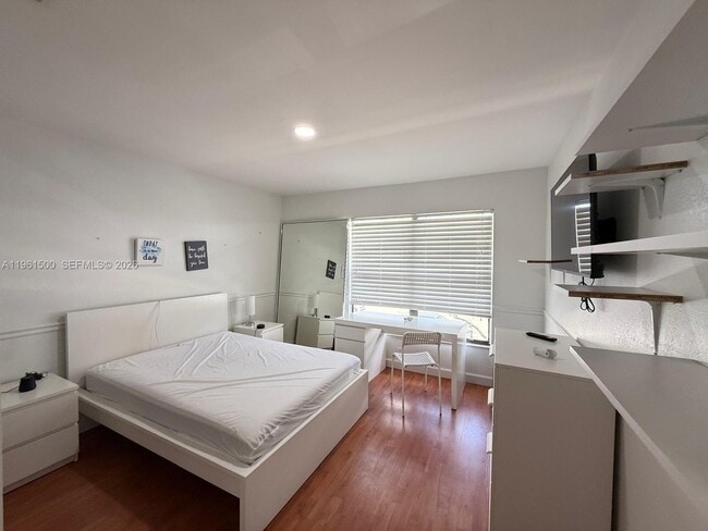 Building Photo - 2566 Coral Springs Dr