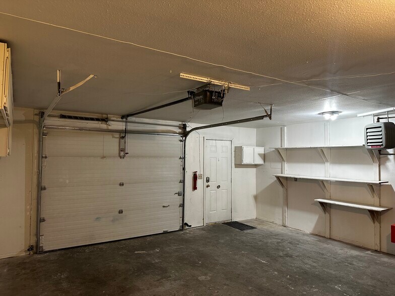 Building Photo - 85 Pepperdine dr