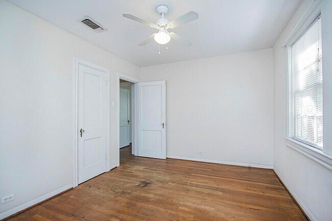 Building Photo - 1843 Branard St